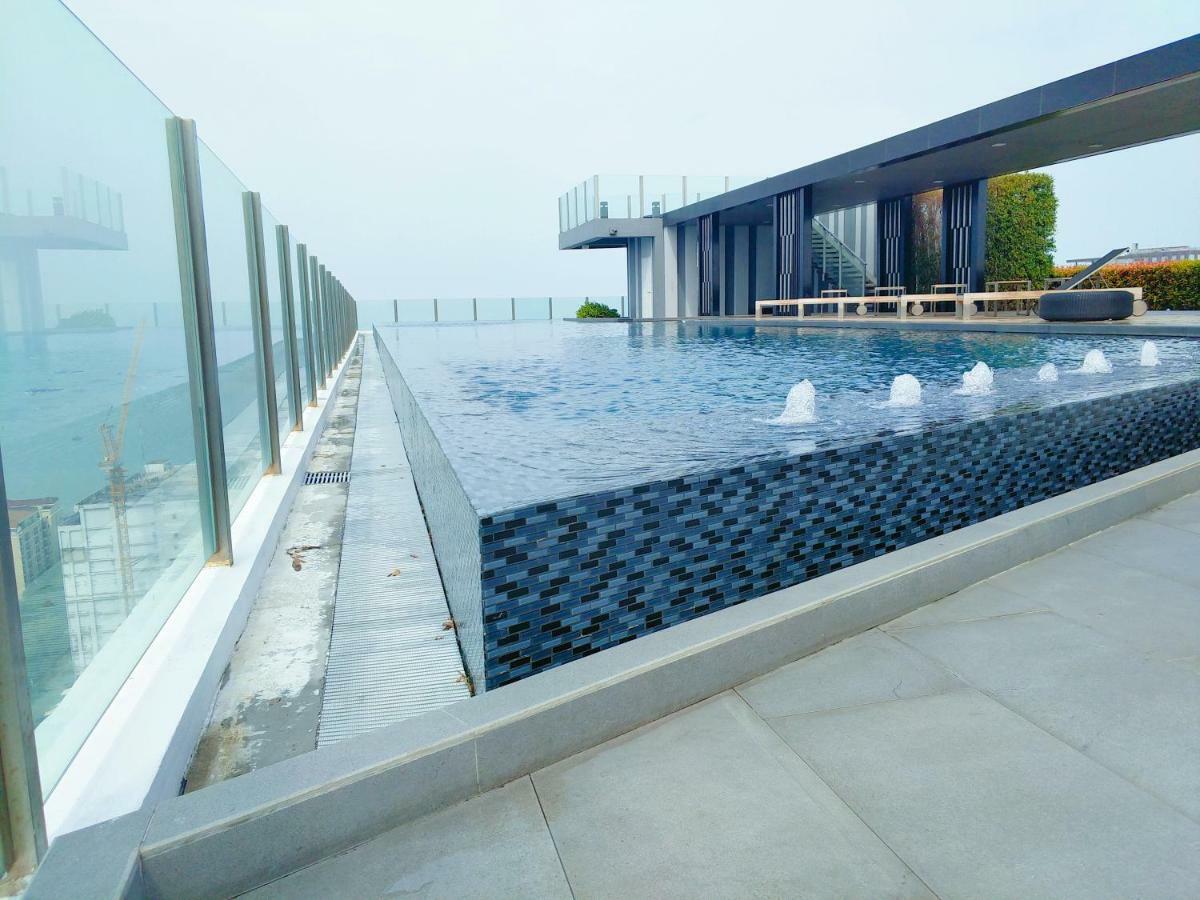 The Base Pattaya 芭提雅基地公寓 Экстерьер фото
